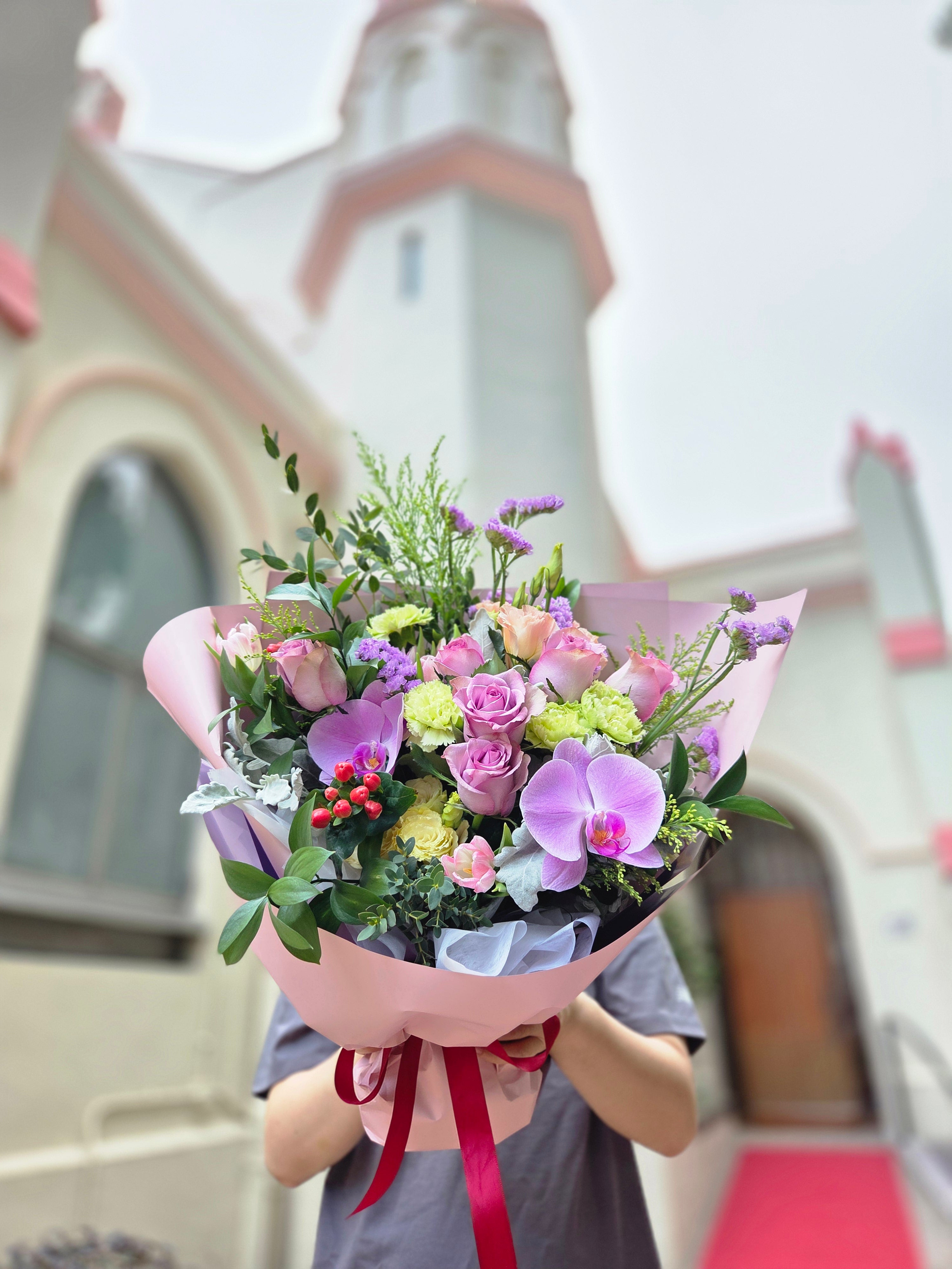 (結婚週年花束) 夢幻紫玫瑰花蝴蝶蘭花束 Mr.0A62【九龍區免費送貨】